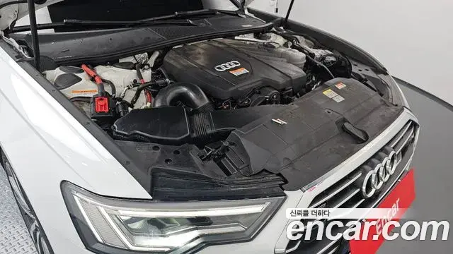 Audi A6 2022 — ფოტო 8/20