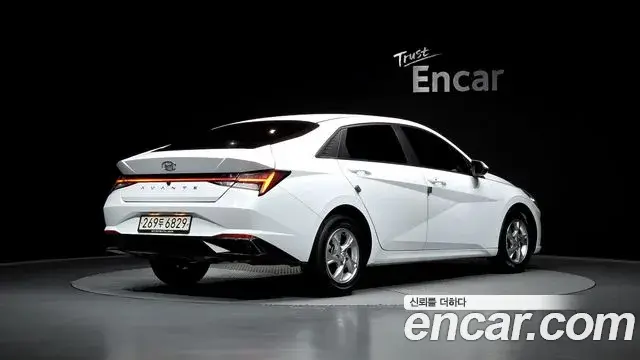 Hyundai The New Avante Hybrid 2021 — Photo 3/20