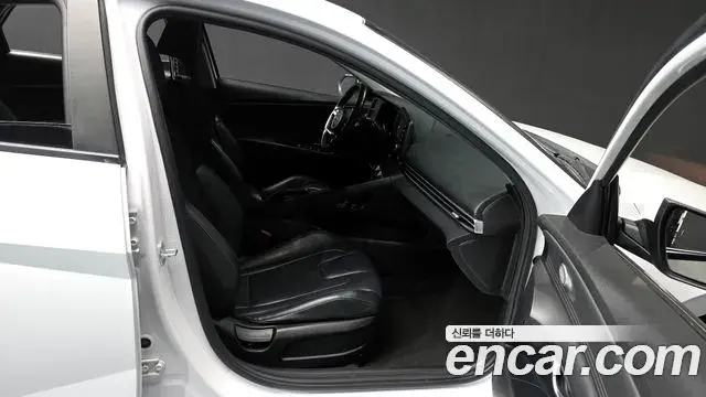 Hyundai The New Avante Hybrid 2021 — Photo 12/20