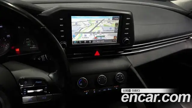 Hyundai The New Avante Hybrid 2021 — Photo 19/20
