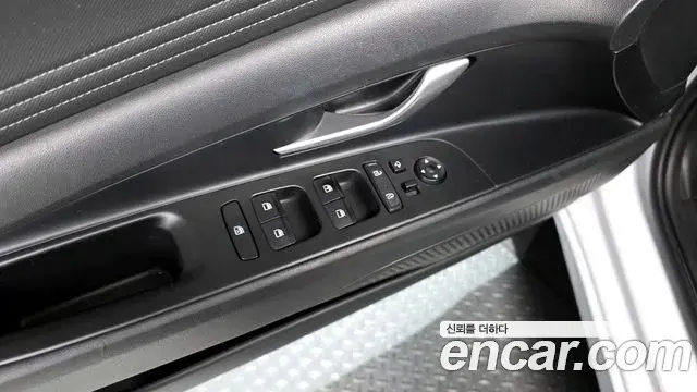 Hyundai The New Avante Hybrid 2021 — Photo 14/20