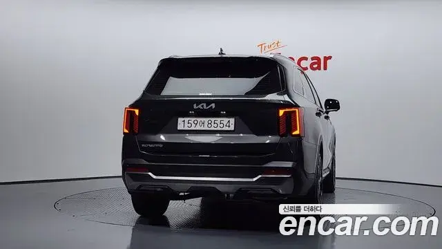 Kia Sorento 2023 — Şəkil 8/20