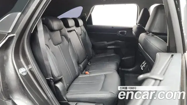 Kia Sorento 2023 — Şəkil 17/20