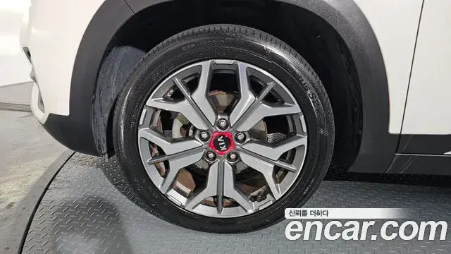 Kia Seltos 2019 — Photo 1/20