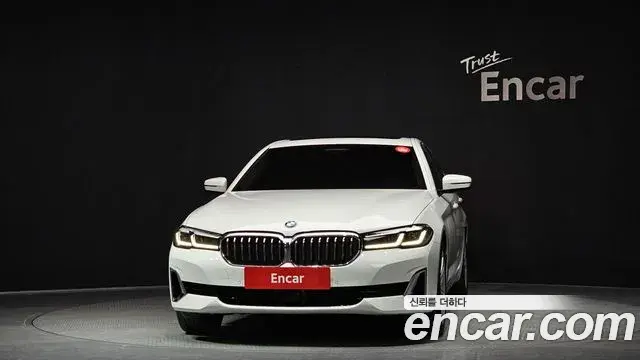 BMW 5 Series 2023 — Фото 3/20