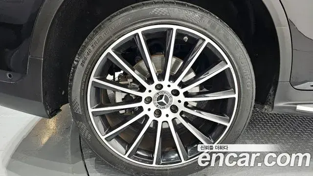 Mercedes-Benz GLC-Class 2019 — Photo 16/50