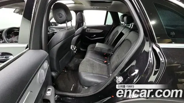 Mercedes-Benz GLC-Class 2019 — Photo 46/50