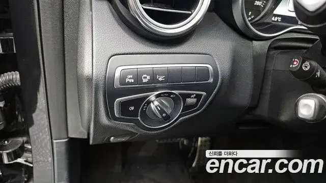 Mercedes-Benz GLC-Class 2019 — Photo 49/50
