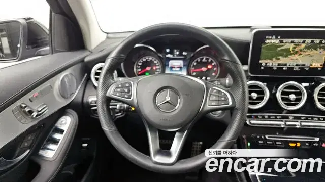 Mercedes-Benz GLC-Class 2019 — Photo 23/50