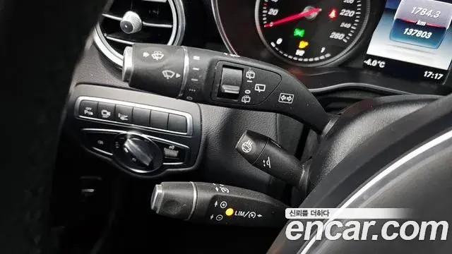 Mercedes-Benz GLC-Class 2019 — Photo 24/50