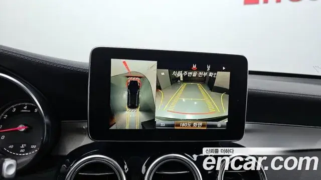 Mercedes-Benz GLC-Class 2019 — Photo 37/50
