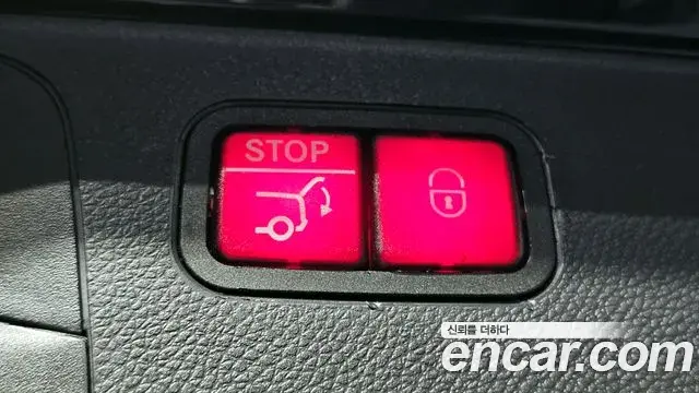 Mercedes-Benz GLC-Class 2019 — Photo 12/50
