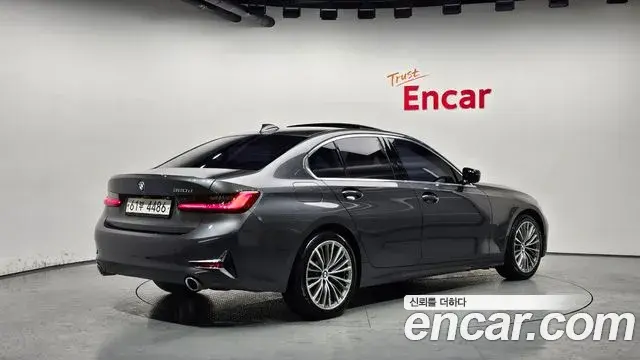 BMW 3 Series 2019 — Şəkil 12/20