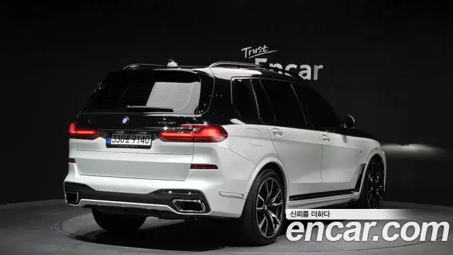 BMW X7 2021 — Photo 13/20