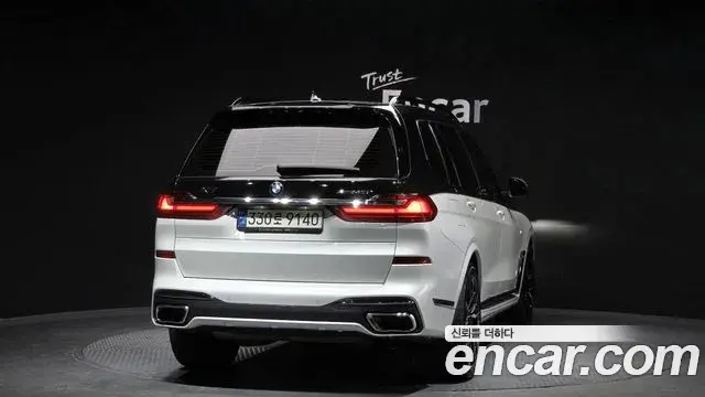 BMW X7 2021 — Photo 14/20