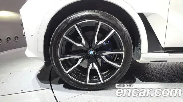 BMW X7 2021 — Photo 5/20