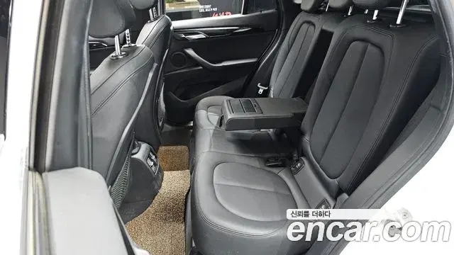 BMW X1 2019 — Şəkil 12/20