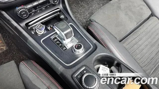 Mercedes-Benz GLA-Class 2018 — Фото 9/20