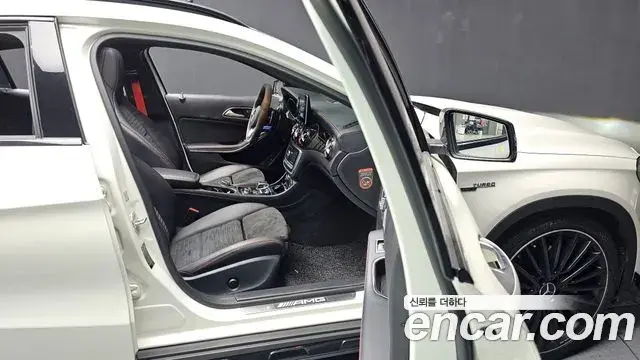 Mercedes-Benz GLA-Class 2018 — Фото 11/20