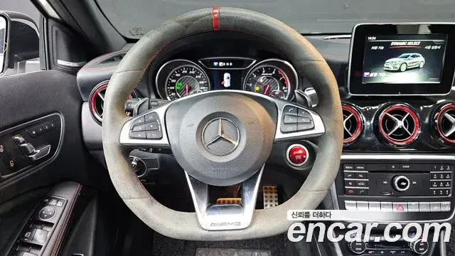 Mercedes-Benz GLA-Class 2018 — Фото 14/20