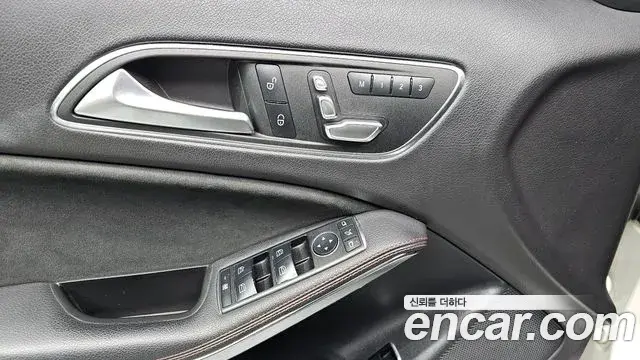 Mercedes-Benz GLA-Class 2018 — Фото 18/20
