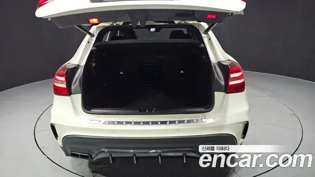 Mercedes-Benz GLA-Class 2018 — Фото 20/20