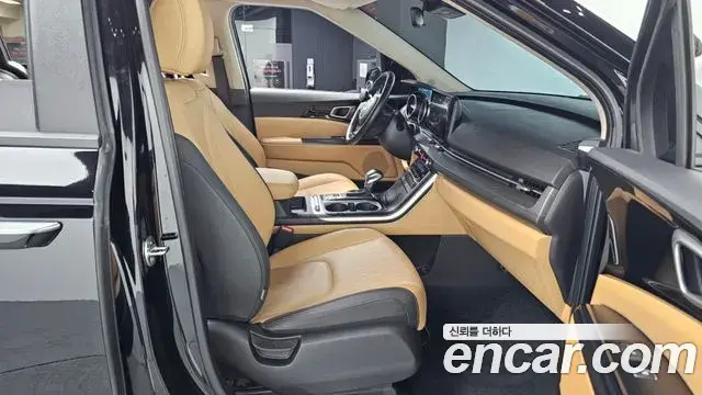 Kia Carnival 2022 — Photo 9/20