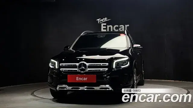 Mercedes-Benz GLB-Class 2020 — Photo 10/20