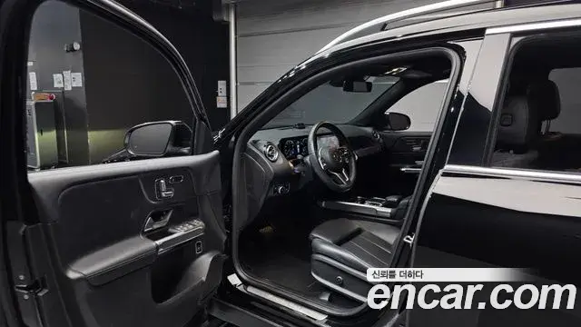 Mercedes-Benz GLB-Class 2020 — Photo 15/20