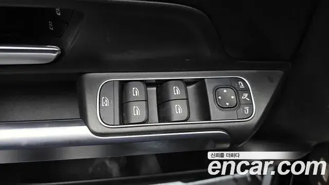 Mercedes-Benz GLB-Class 2020 — Photo 4/20