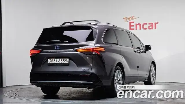Toyota Sienna 2021 — Şəkil 17/20