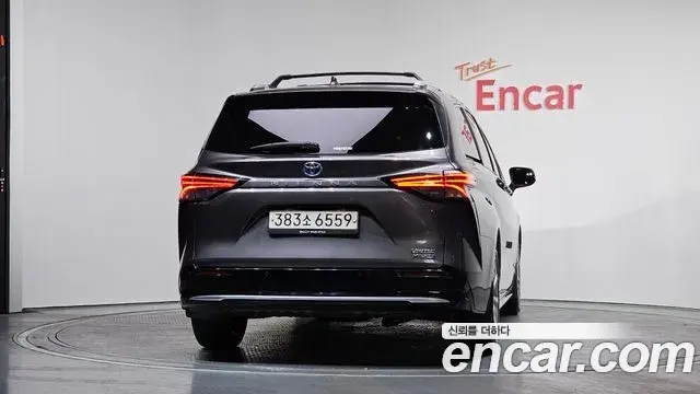 Toyota Sienna 2021 — Şəkil 20/20