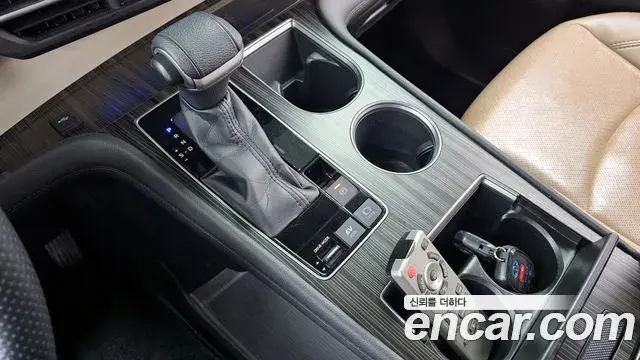 Toyota Sienna 2021 — Şəkil 2/20