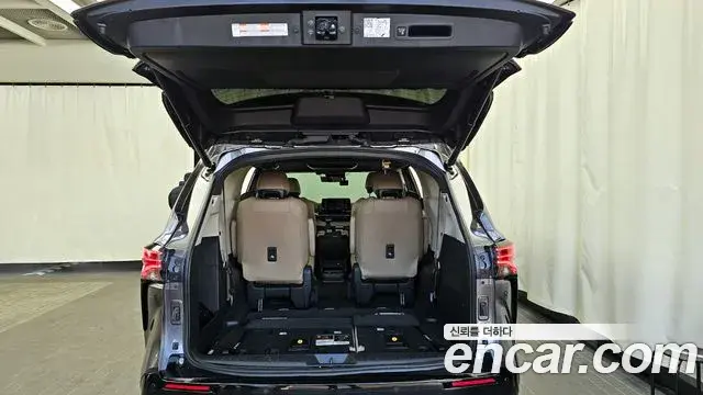 Toyota Sienna 2021 — Şəkil 16/20