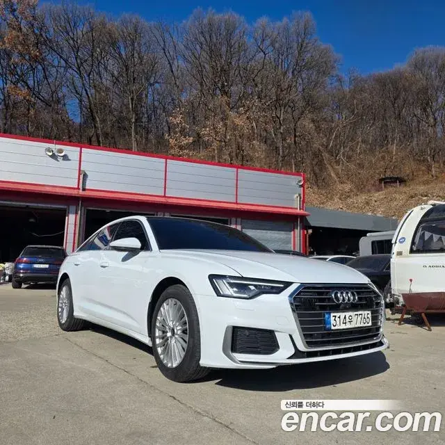 Audi A6 2021 — ფოტო 12/19