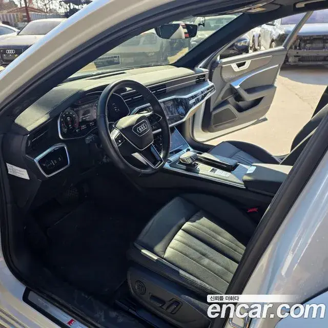Audi A6 2021 — ფოტო 18/19