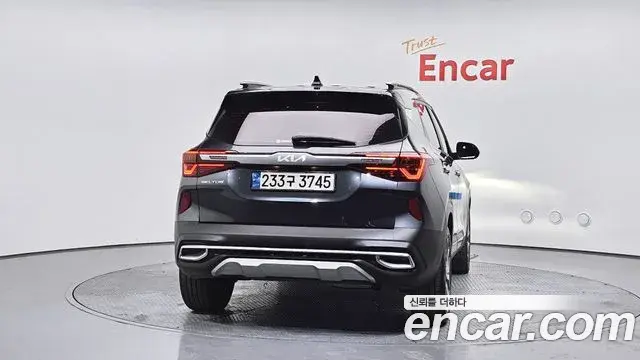 Kia Seltos 2022 — ფოტო 7/20