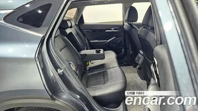 Kia Seltos 2022 — ფოტო 17/20