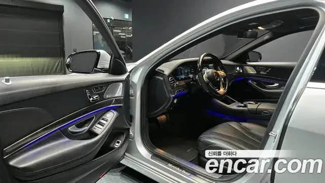 Mercedes-Benz S-Class 2019 — Photo 11/20
