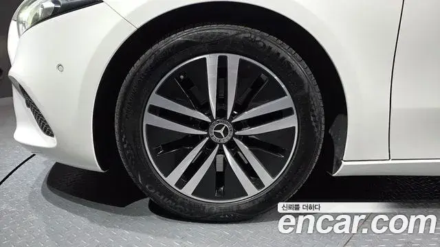 Mercedes-Benz A-Class 2021 — Photo 8/20