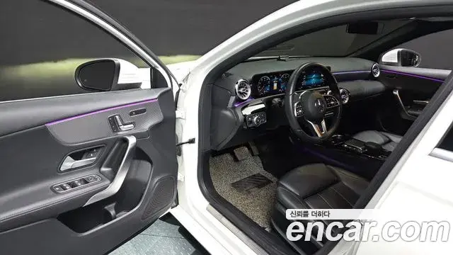 Mercedes-Benz A-Class 2021 — Photo 10/20