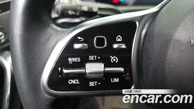 Mercedes-Benz A-Class 2021 — Photo 4/20