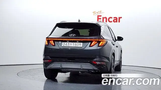 Hyundai Tucson Hybrid 2021 — ფოტო 1/20