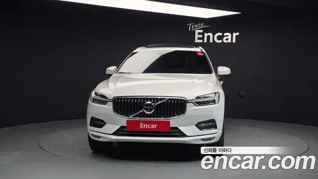 Volvo XC60 2019 — ფოტო 15/20