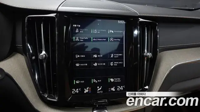 Volvo XC60 2019 — ფოტო 1/20