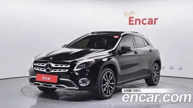 Mercedes-Benz GLA-Class 2019 — Photo 10/20
