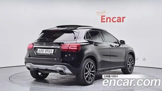 Mercedes-Benz GLA-Class 2019 — Photo 2/20