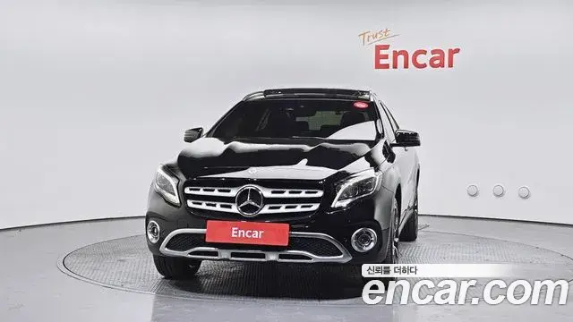Mercedes-Benz GLA-Class 2019 — Photo 18/20
