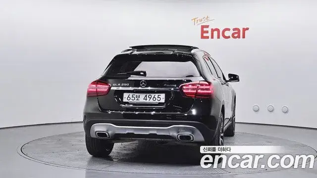 Mercedes-Benz GLA-Class 2019 — Photo 13/20