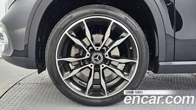 Mercedes-Benz GLA-Class 2019 — Photo 11/20